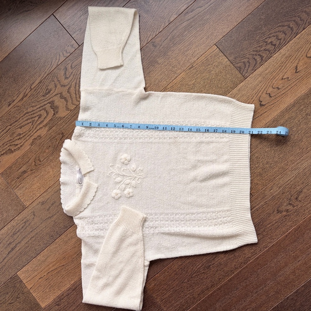 Elegant Cream Women's Sweater with Floral Embroidery - Picture 2 of 2